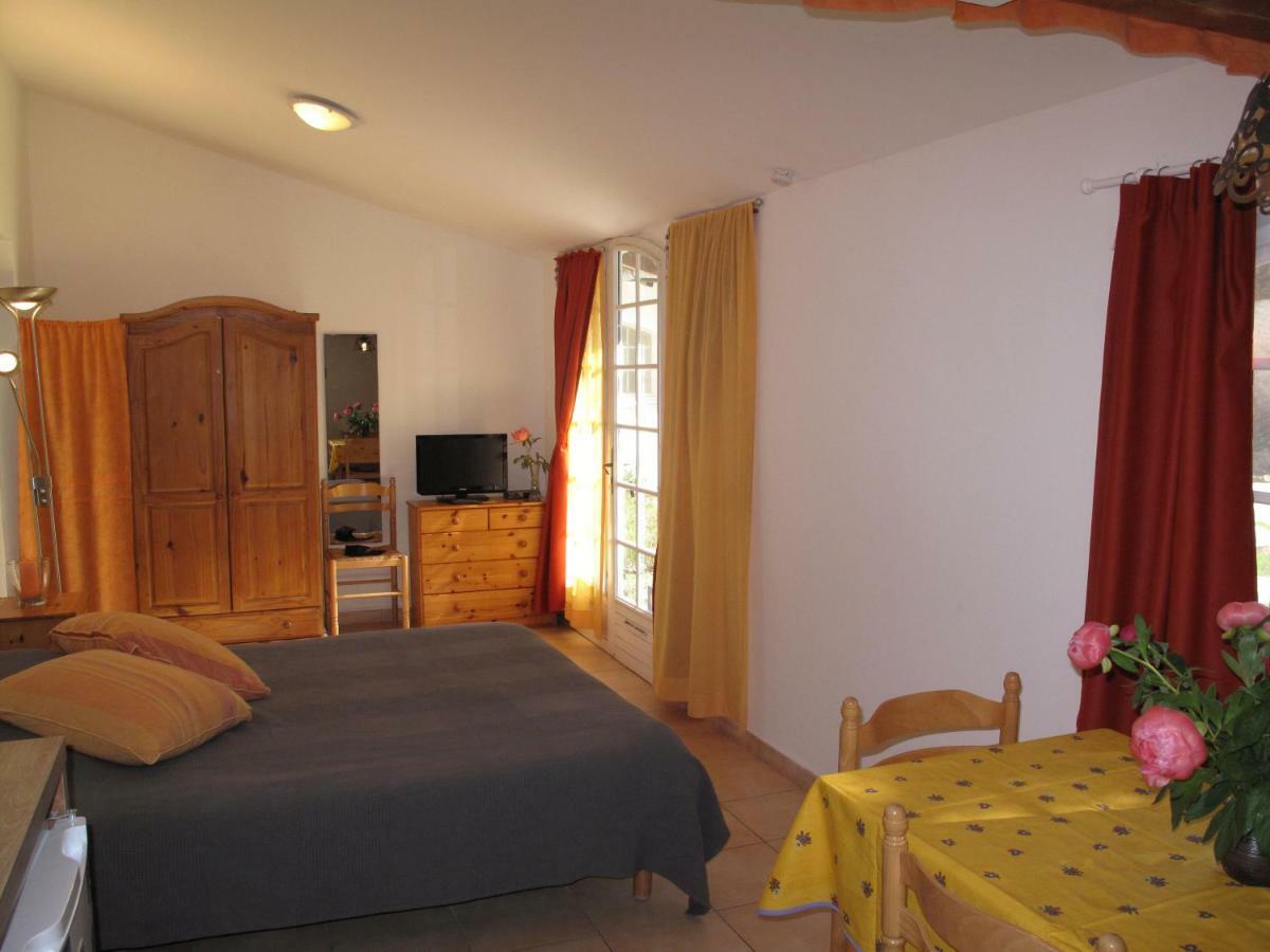 Residence Miro, Gites Avec Piscine Chauffee Et Tennis Les Arcs-sur-Argens Экстерьер фото