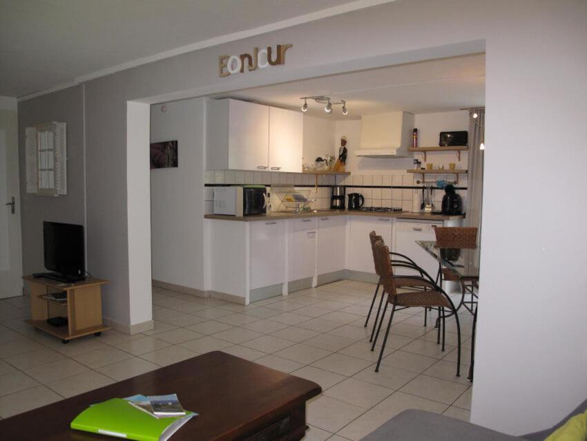 Residence Miro, Gites Avec Piscine Chauffee Et Tennis Les Arcs-sur-Argens Экстерьер фото